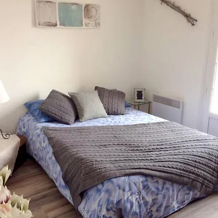 Hotell De 4 Avec Piscine Privee Jardin Clos Et Wifi A A 5 Km De La 4*